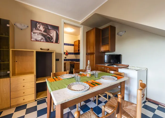 Charming Townhouse With A Shared Pool And Garden Apartman Bibione