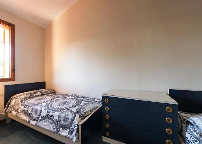 Appartamento Charming Townhouse With A Shared Pool And Garden Bibione