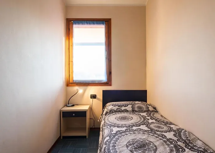 Appartamento Charming Townhouse With A Shared Pool And Garden Bibione