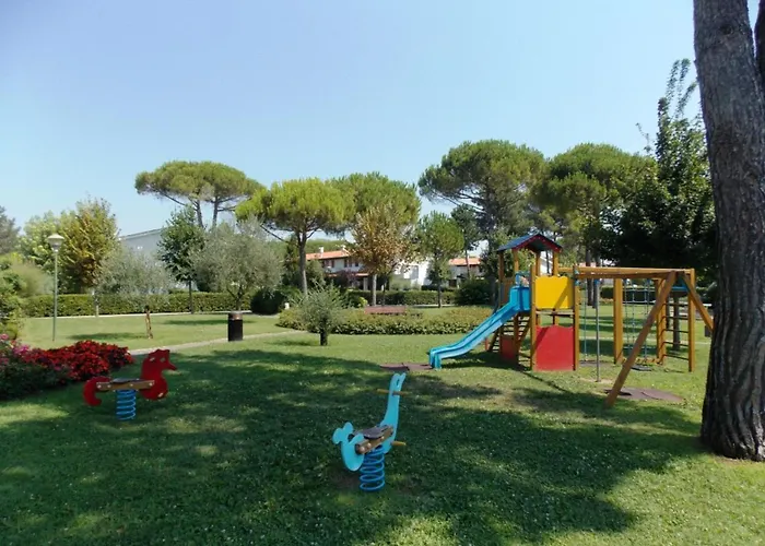 Appartamento Charming Townhouse With A Shared Pool And Garden *