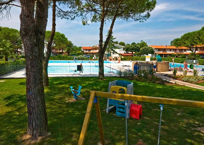 Charming Townhouse With A Shared Pool And Garden * Bibione